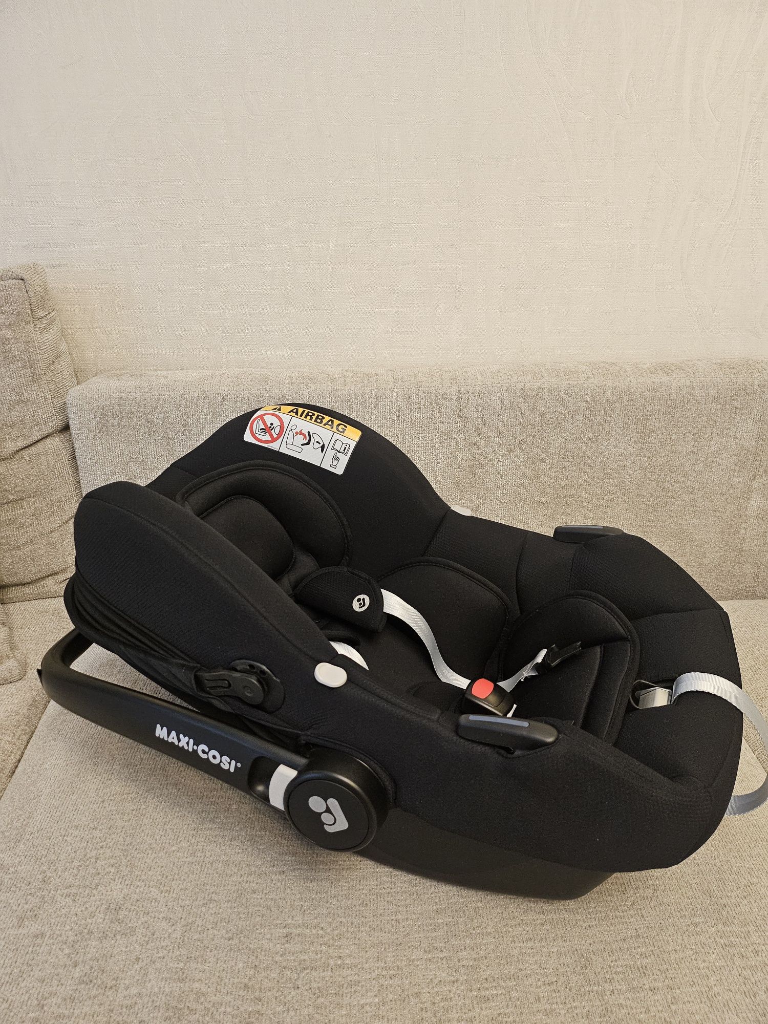 Автокресло Maxi-Cosi CabrioFix 0+ (до 13 кг) черный