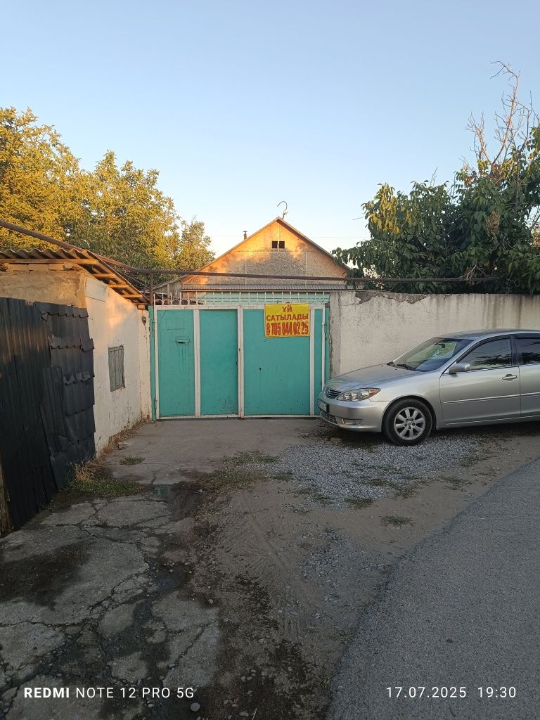 Продается дом в центре Аксукенте