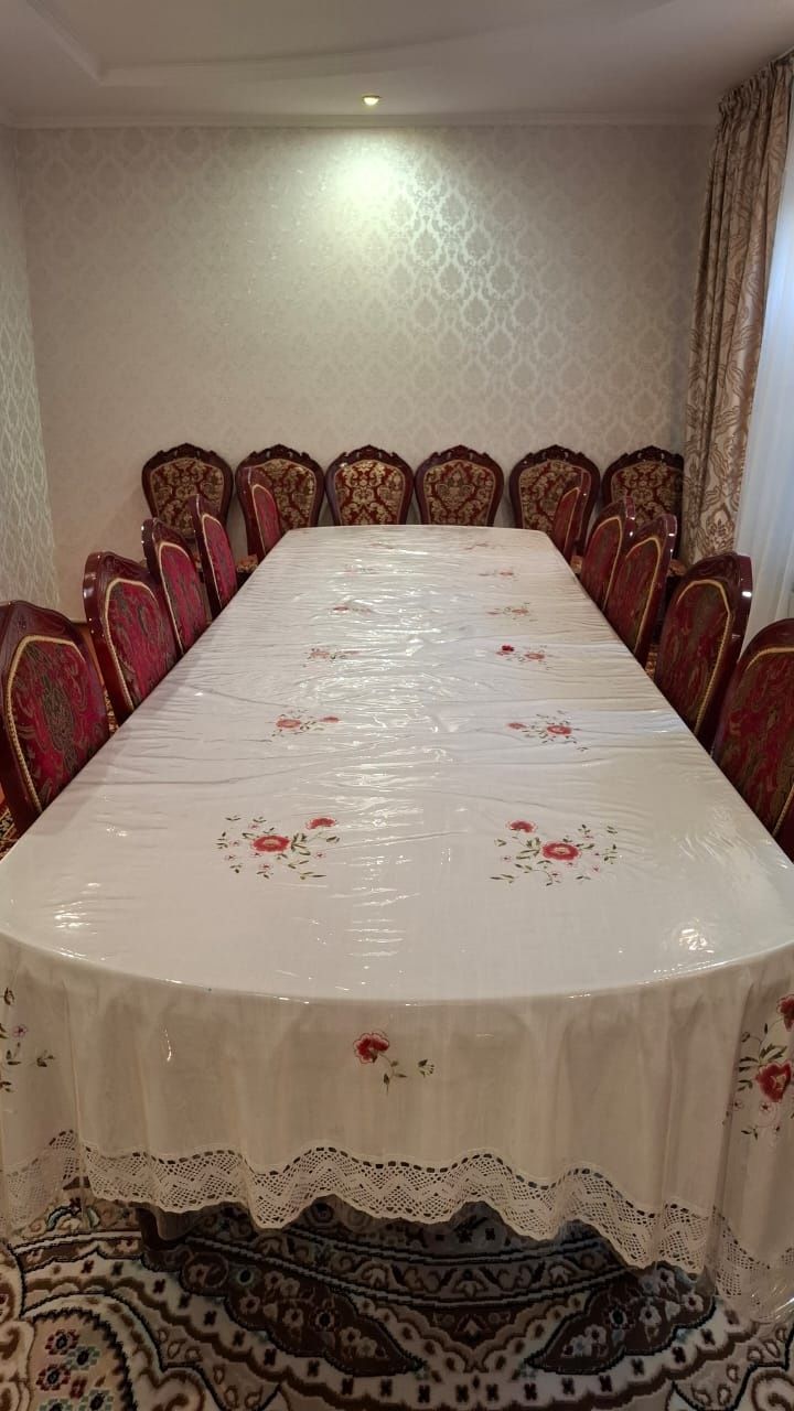 Стол с стульями ванновка