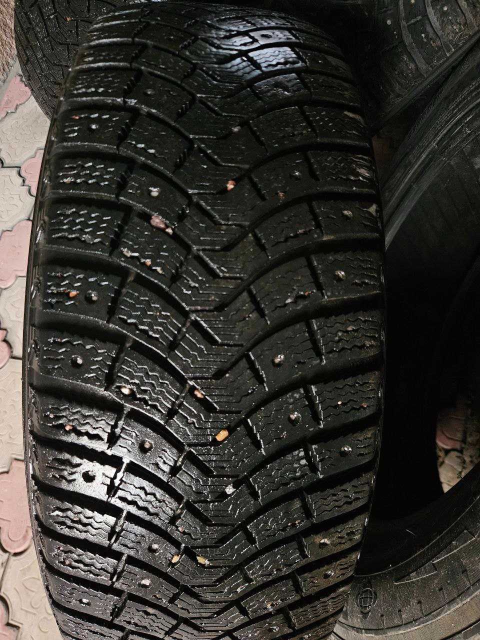 2 комплекта шин зимние Michelin 235/60/18 и летние Triangle 265/65/17