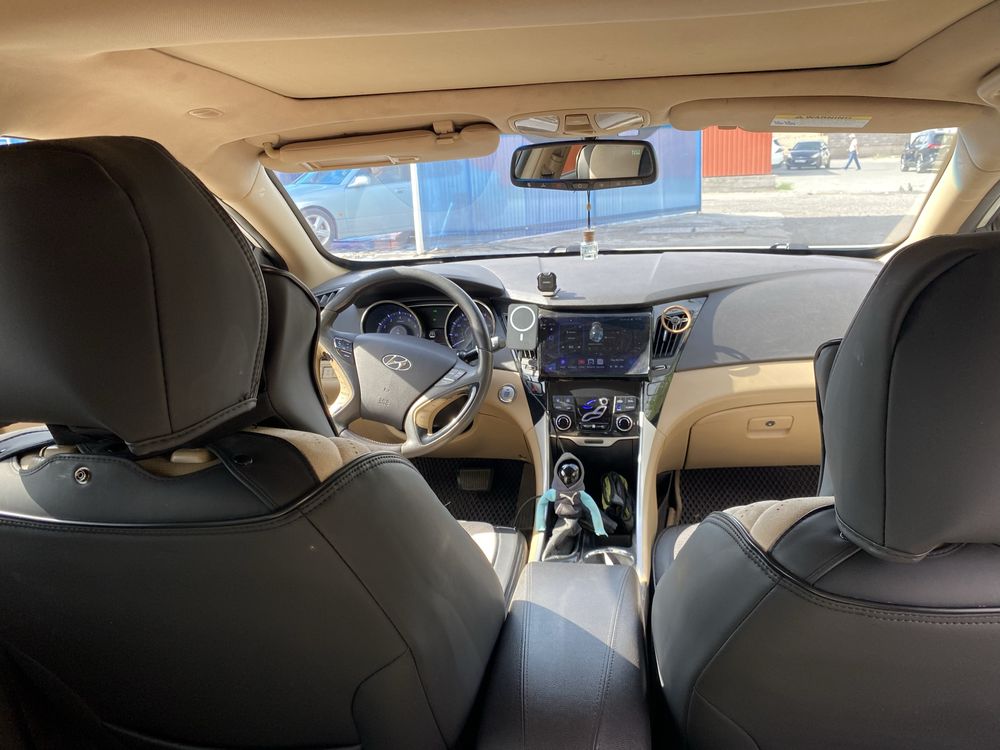 Hyundai sonata 2012 год