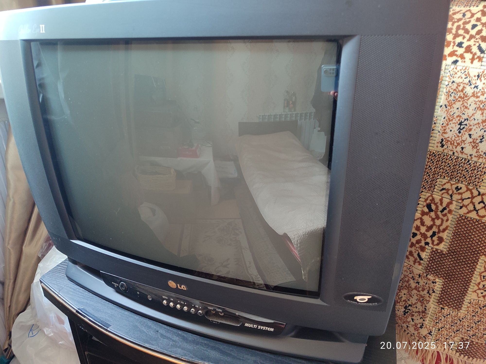 Телевизор LG 7000тг