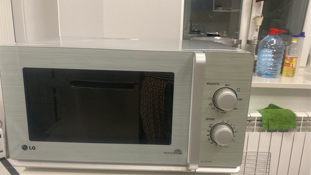 (Продан)Продам микровалновую печь, LG, торг.уместен
