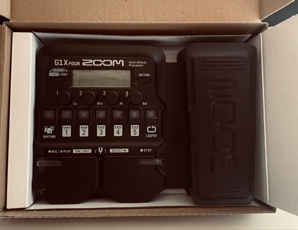 Гитарный Процессор Zoom G1X Four черный