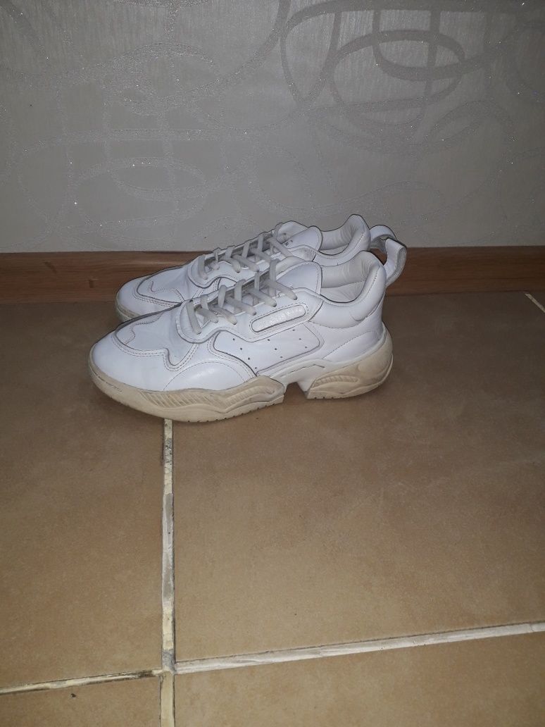 Фирменные кожаные кроссовки Adidas размер 40-41