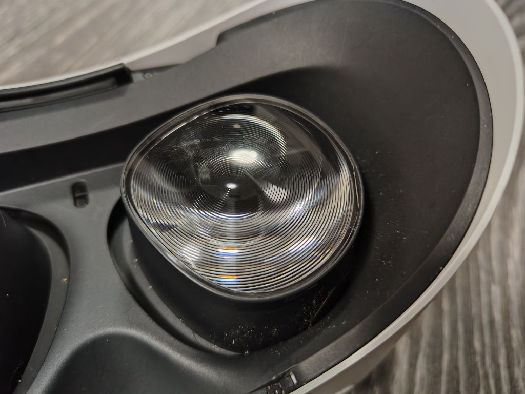 Meta Oculus Quest 2 не рабочий, на запчасти без контроллеров