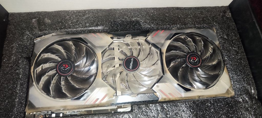 Продам видеокврту игровое Asrock Rx 6800 xt phantom gaming 16gb