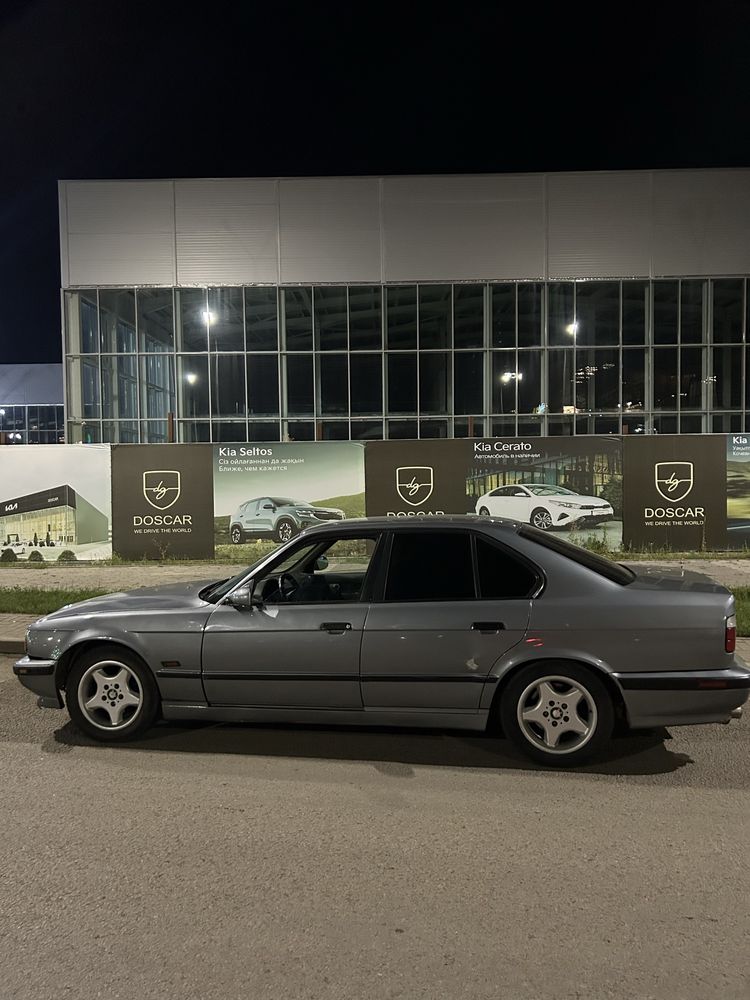 Срочна продам бмв е34