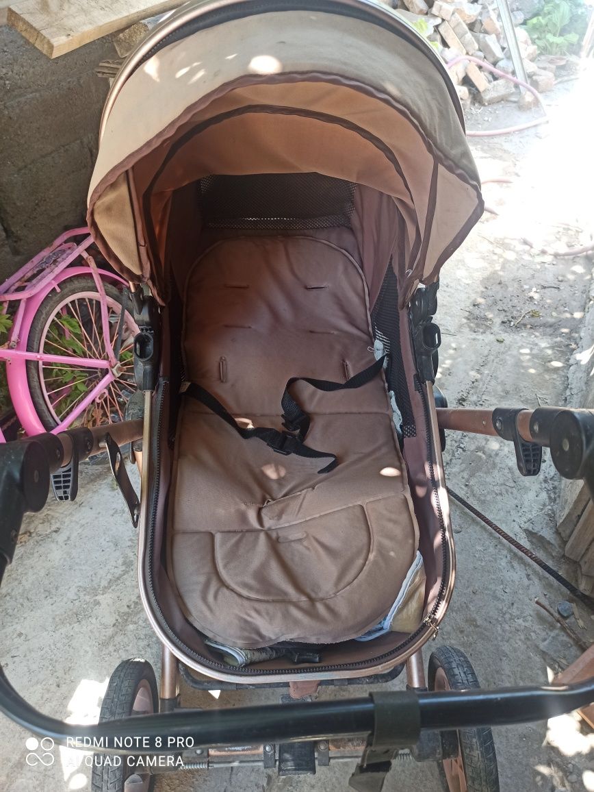 Продам коляску зима, лето СРоЧнОо