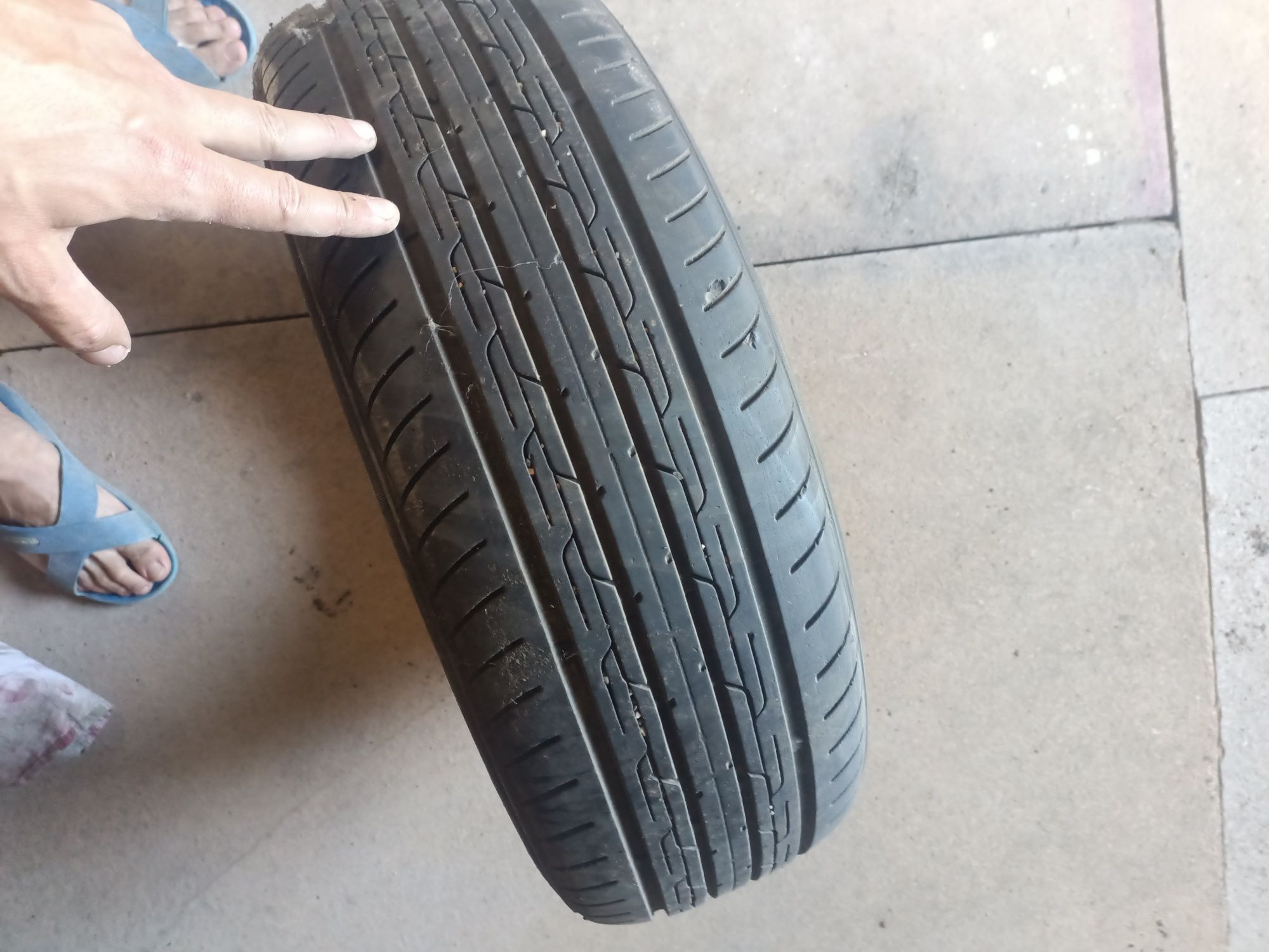 Продам в отличном состоянии 195/70R14