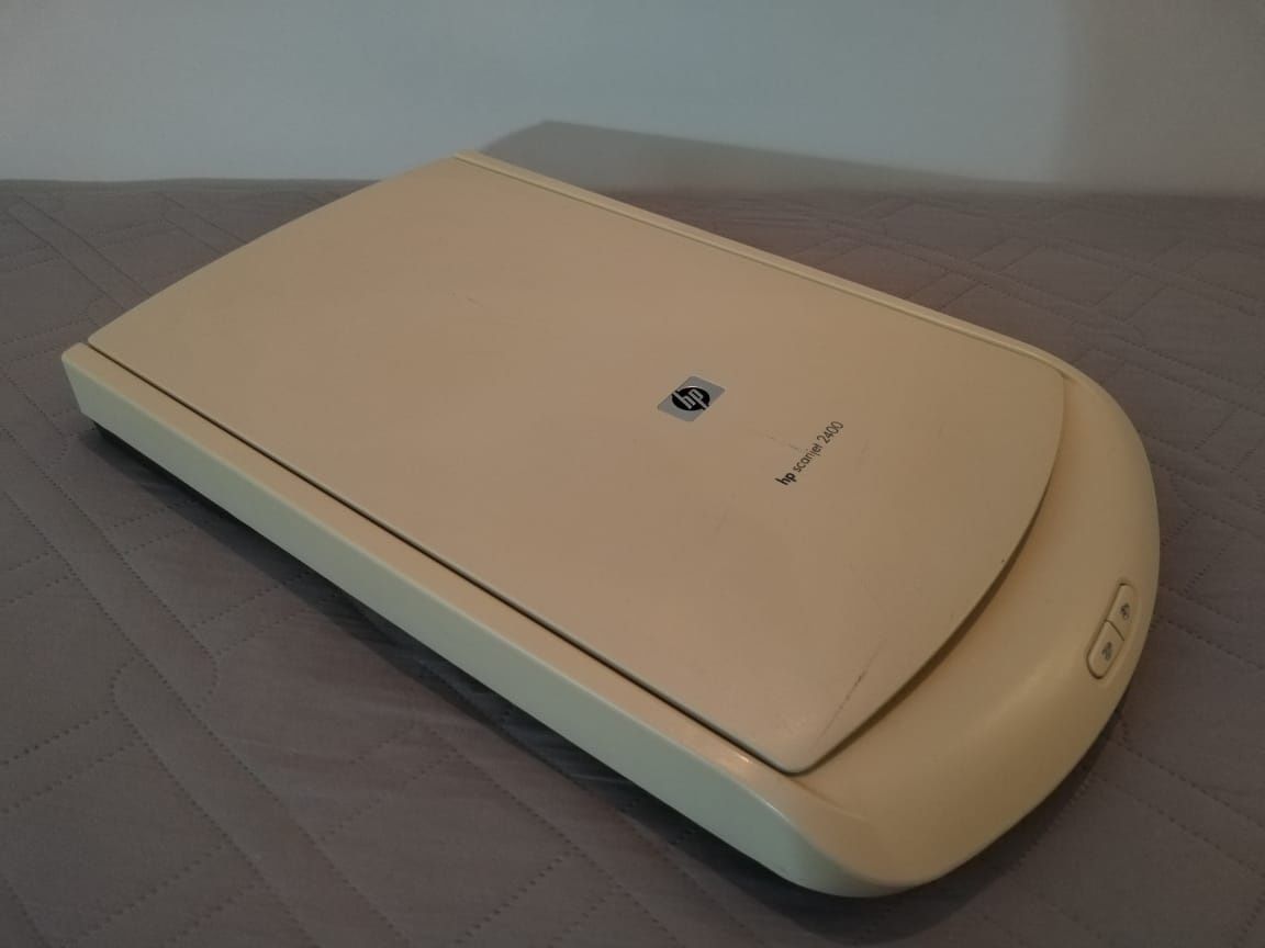 Сканер HP  2400.