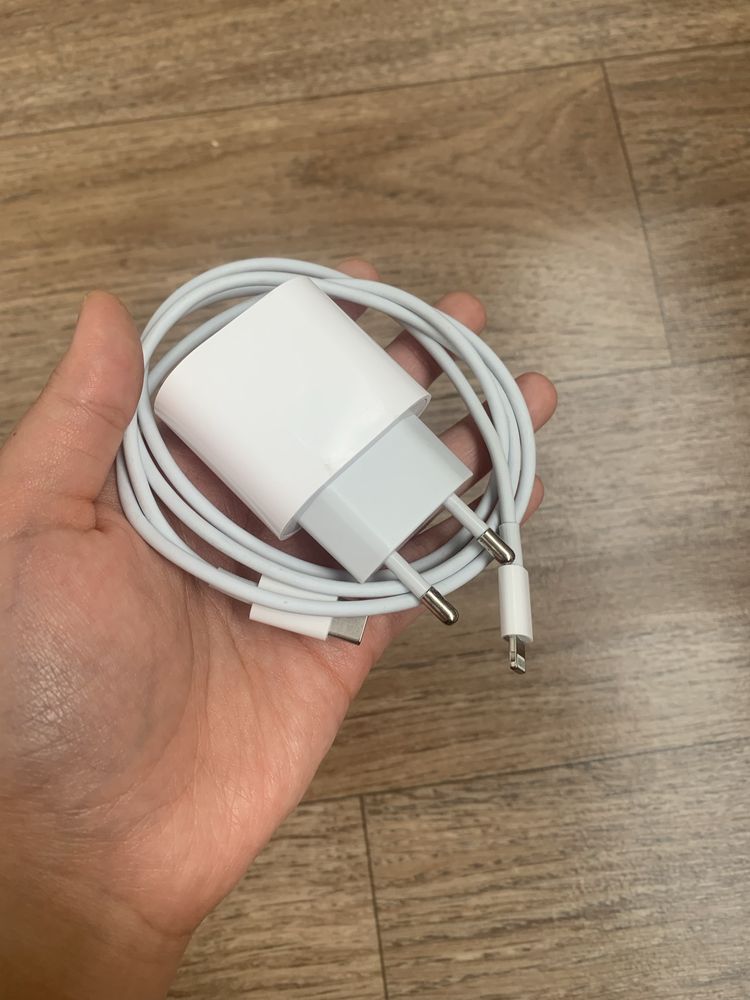 Оригинальная зарядка Apple продаю