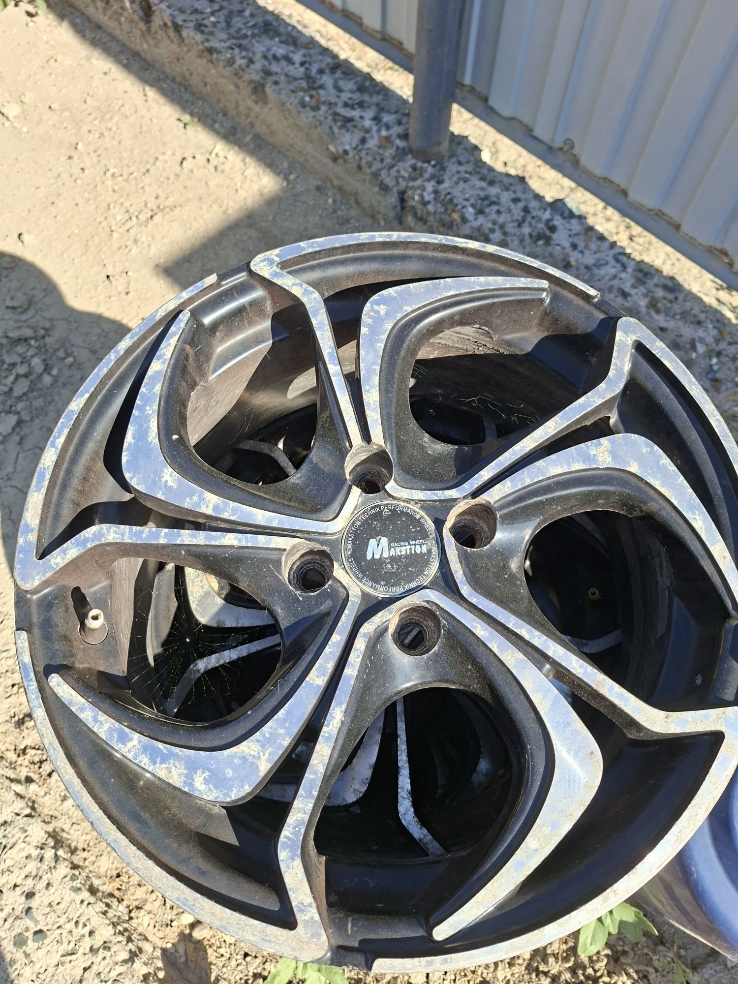 Продам диски r16 недорого