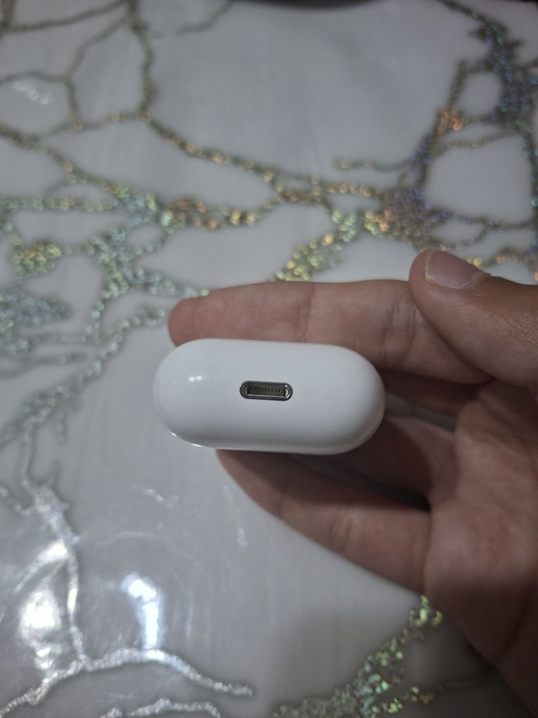 Airpods 2 один наушник
