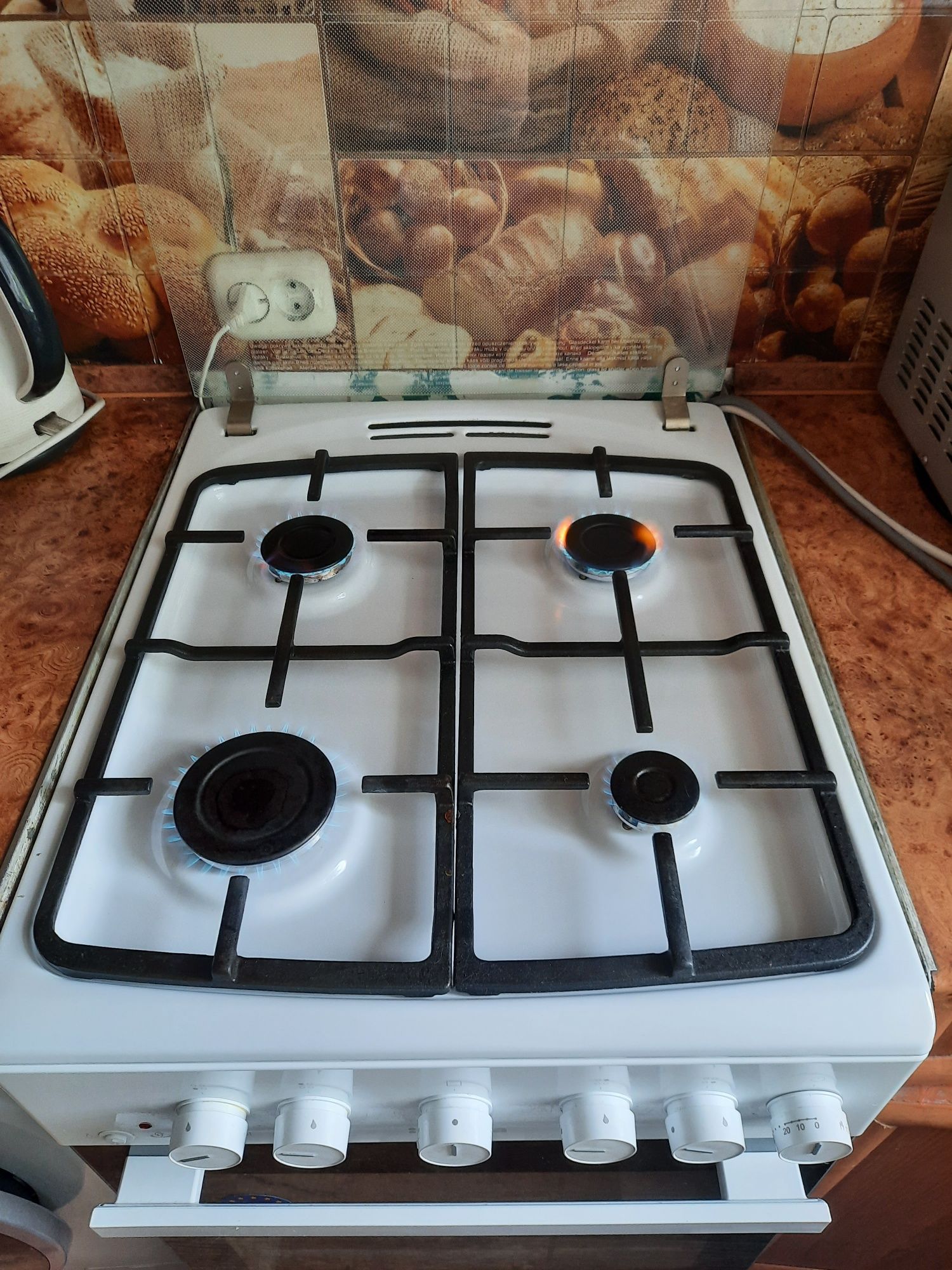 Срочно продам газ плиту