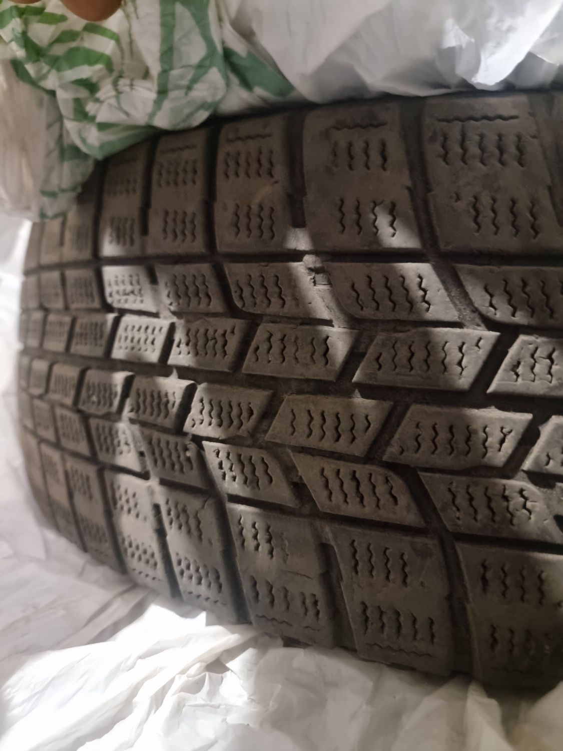 Продам шины летние и зимние R16