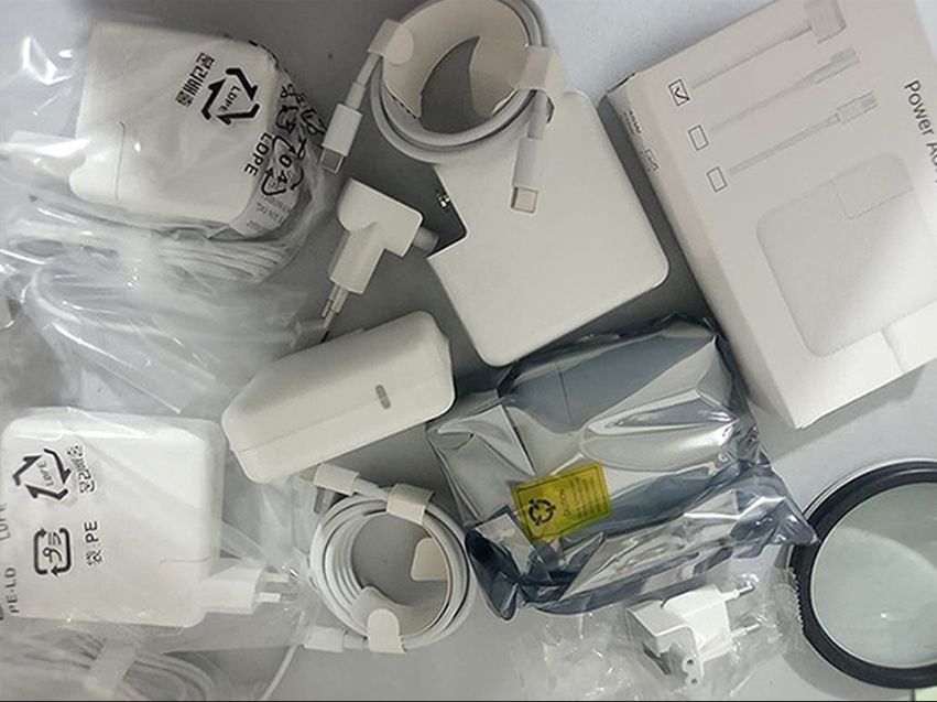 на MacBook под 85W - зарядка, блок питания на макбук