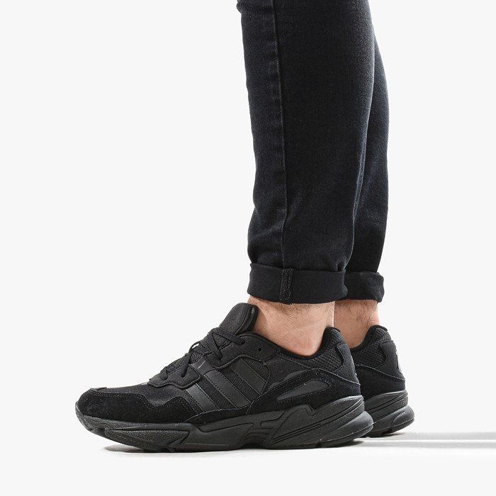 Adidas кроссовки ( оригинал)