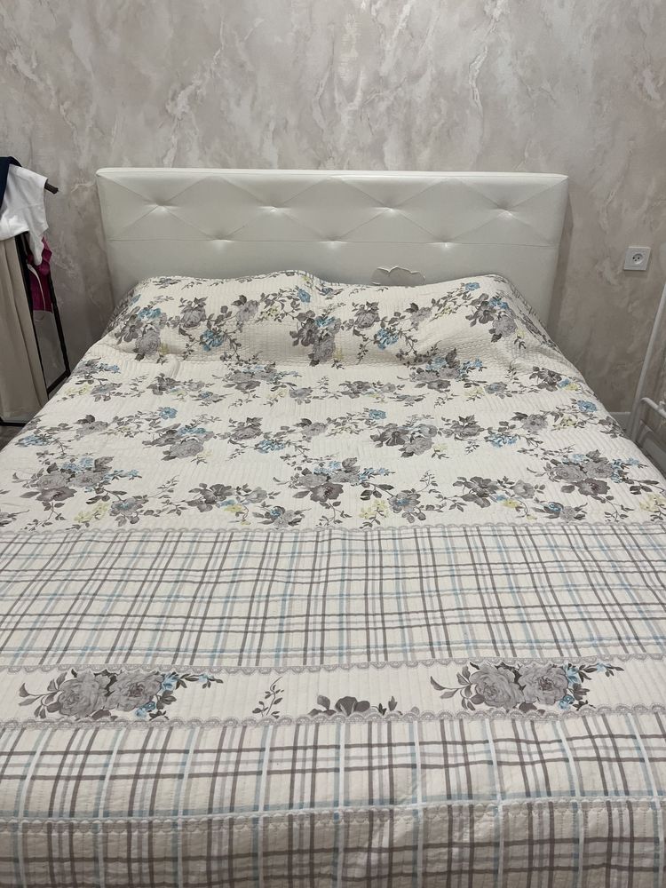 Продам двух спальную кровать