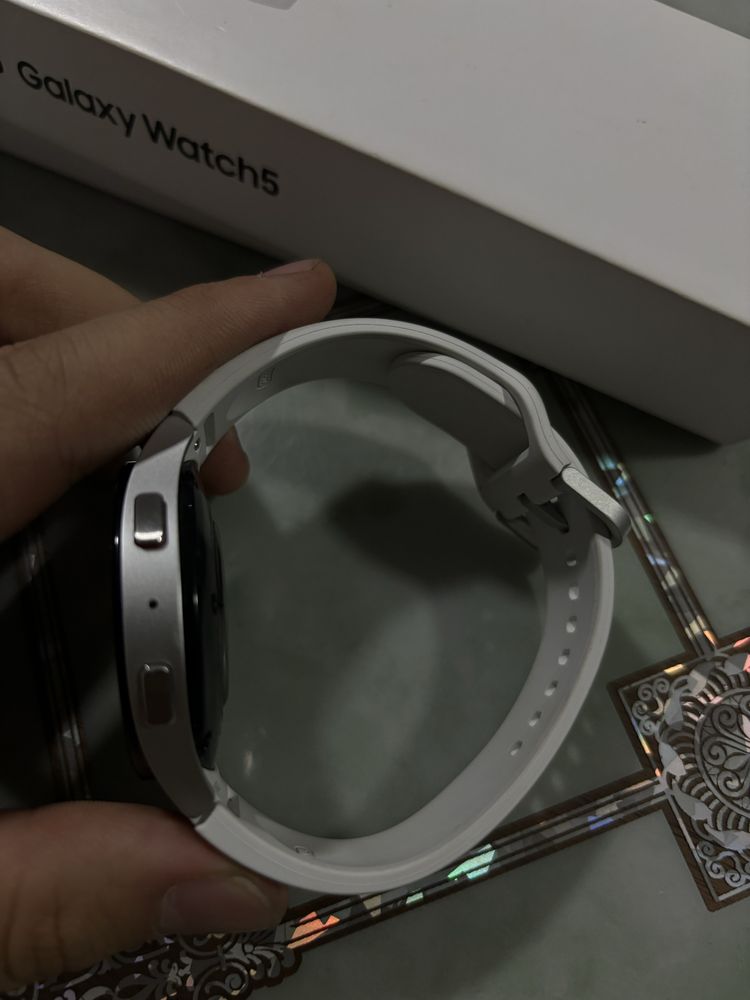 продам или обменяю samsung galaxy watch 5 44mm