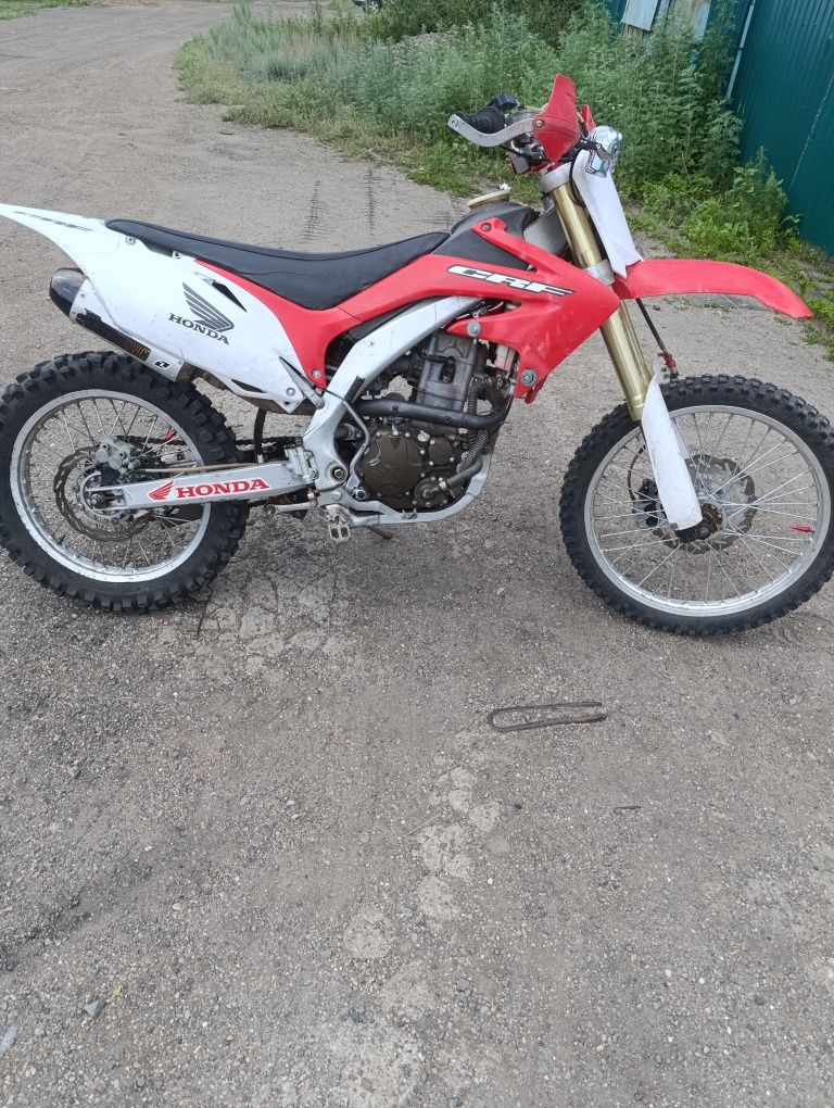 Продаю мотоцикл 250 кубов водяное охлаждение, Motoland CRF250R