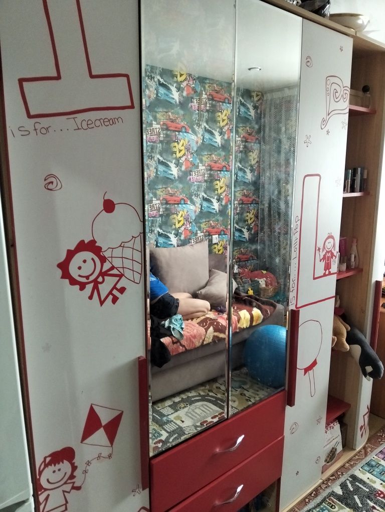 Продам. Шифонер.