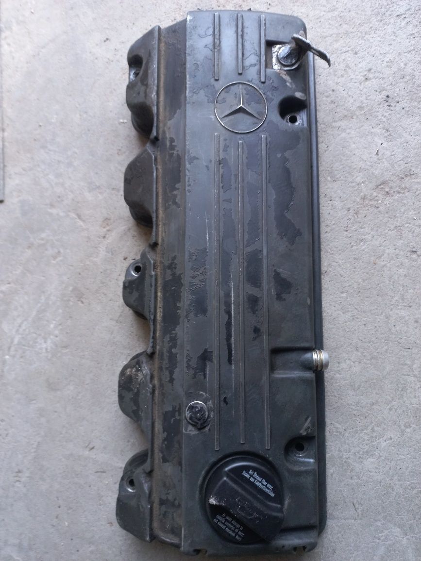 Продам клапанную крышку м102