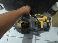 Пчёлка, циркулярная пила, циркулярка DeWalt dcs 577