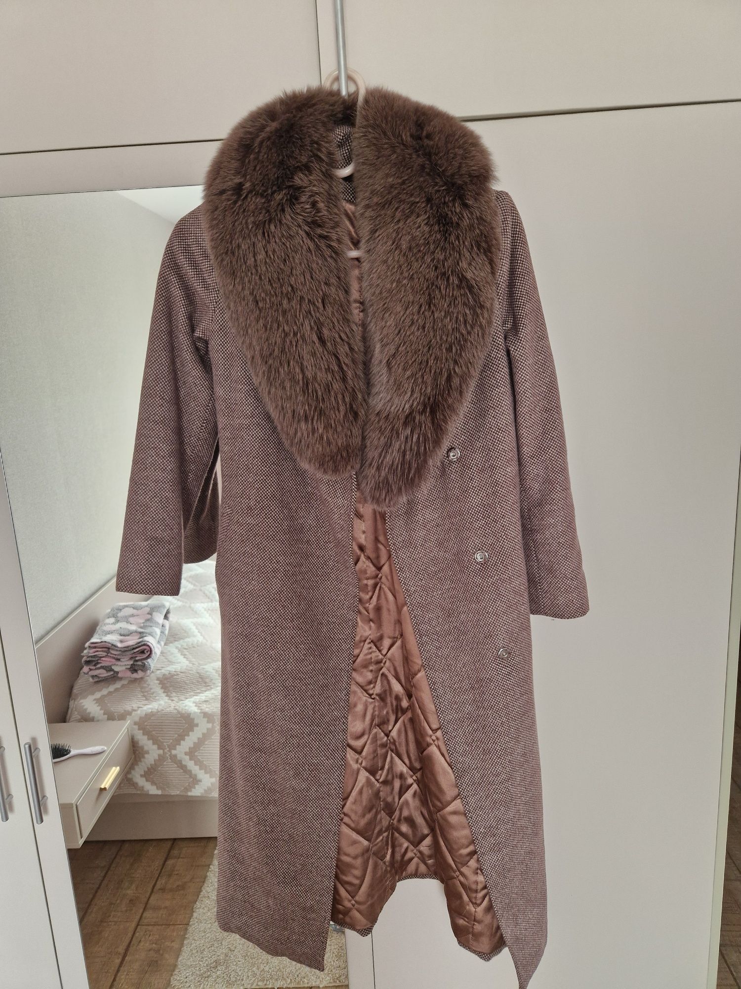Продам зимнее пальто