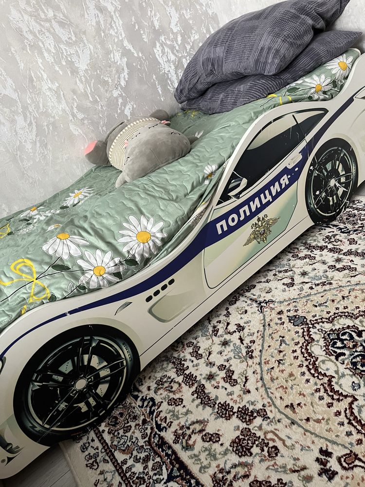 Детская машина кровать с матрасом