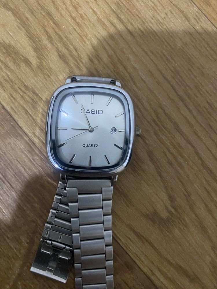 Часы Casio отличный часы купил недавно срочно денег нужен
