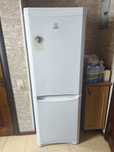 Холодильник Indesit