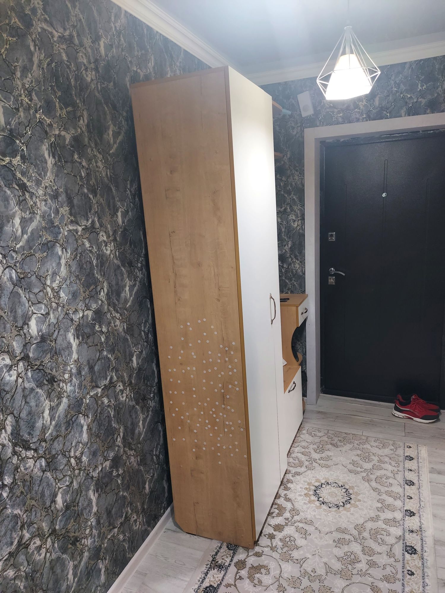Продам шкаф в прихожую