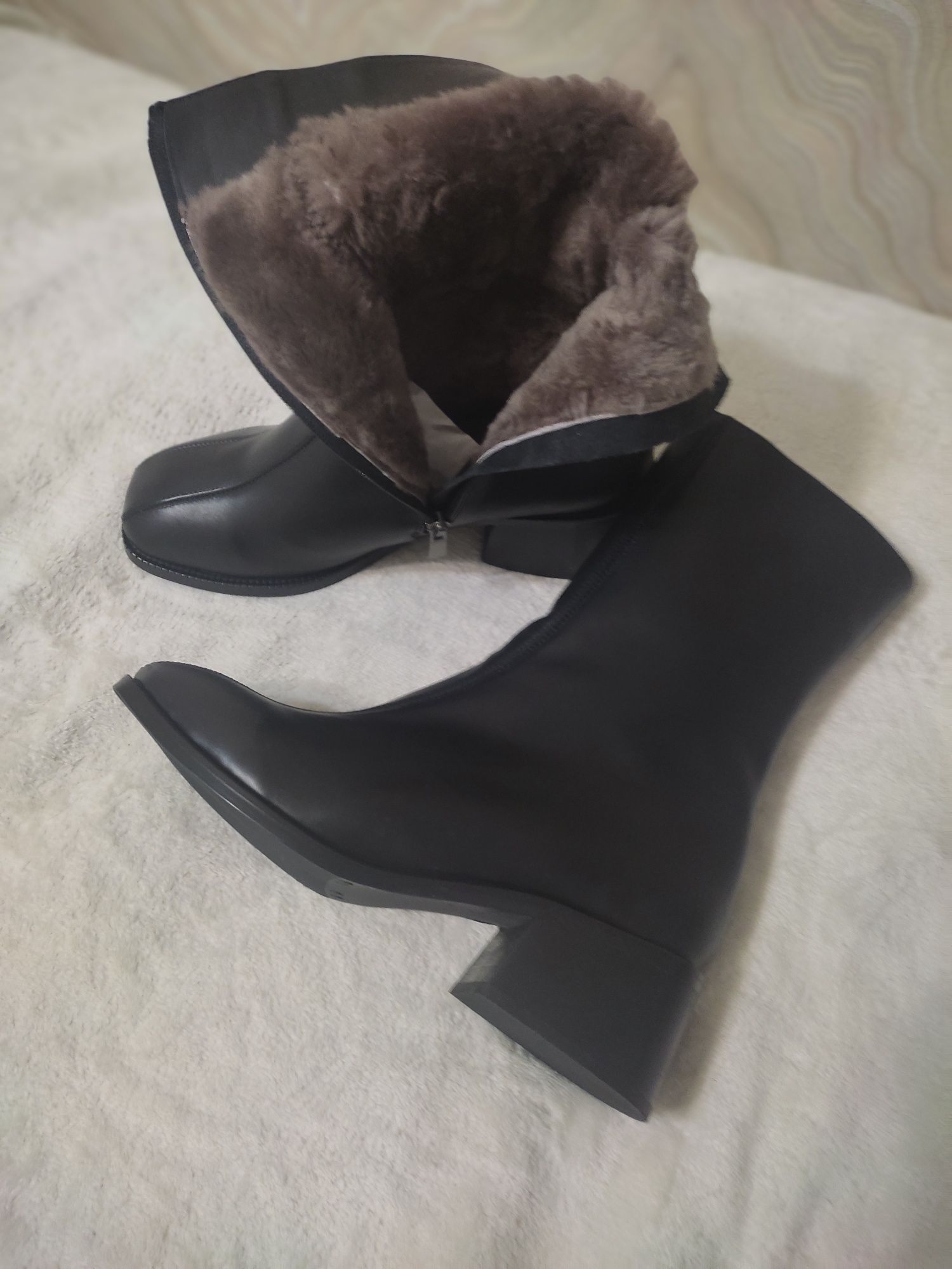 Зимние женские сапоги