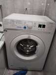 Продам стиральную машину Indesit
