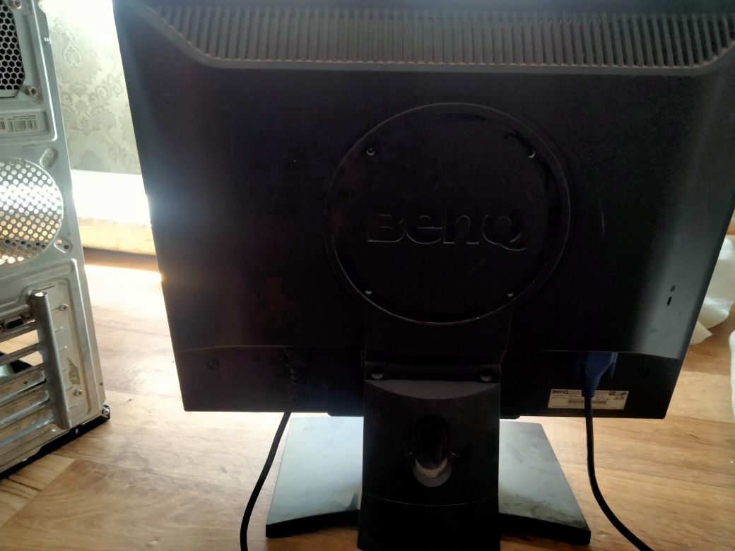 Монитор BenQ в хорошем состоянии торг нету