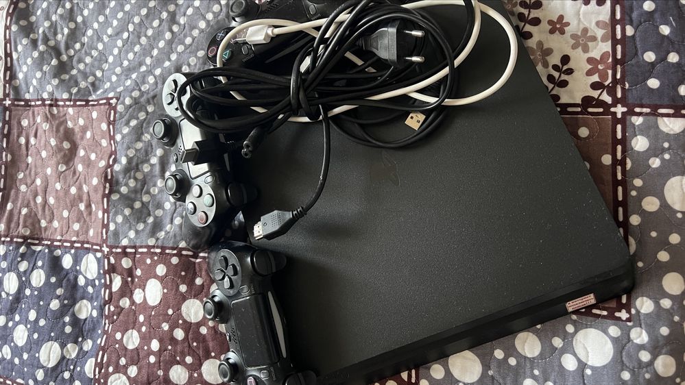 Playstation4 slim б/у робочий хороший