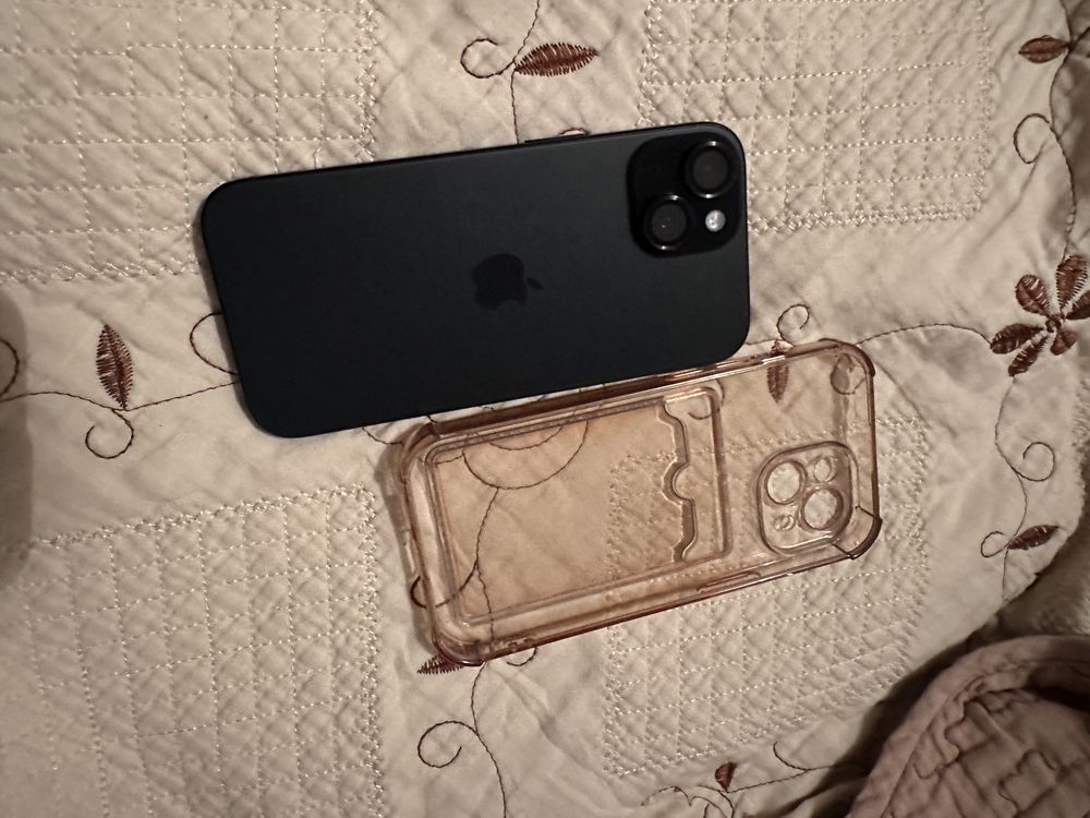 Iphone 15 128gb 100% емкость
