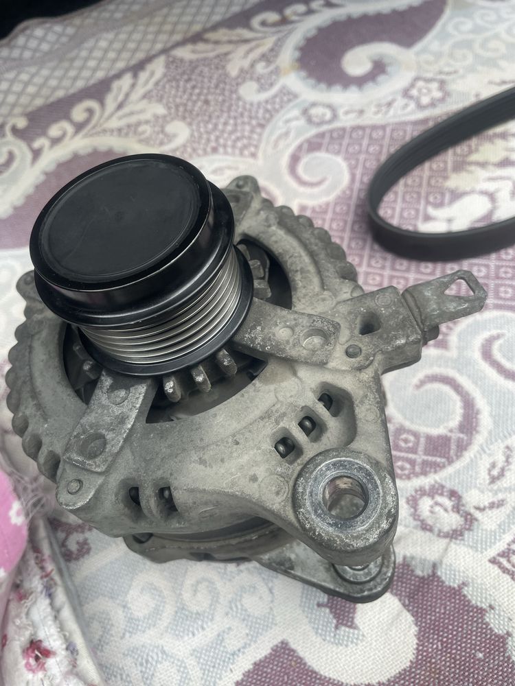 Продам генератор toyota corolla