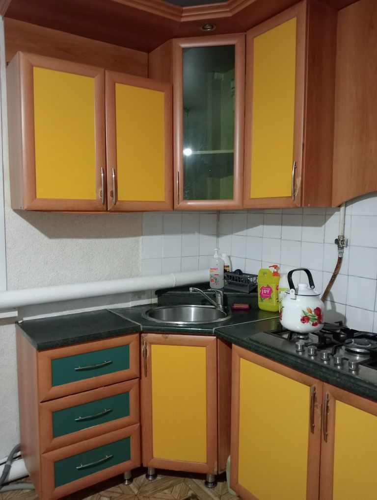 Продам кухонный гарнитур б/у