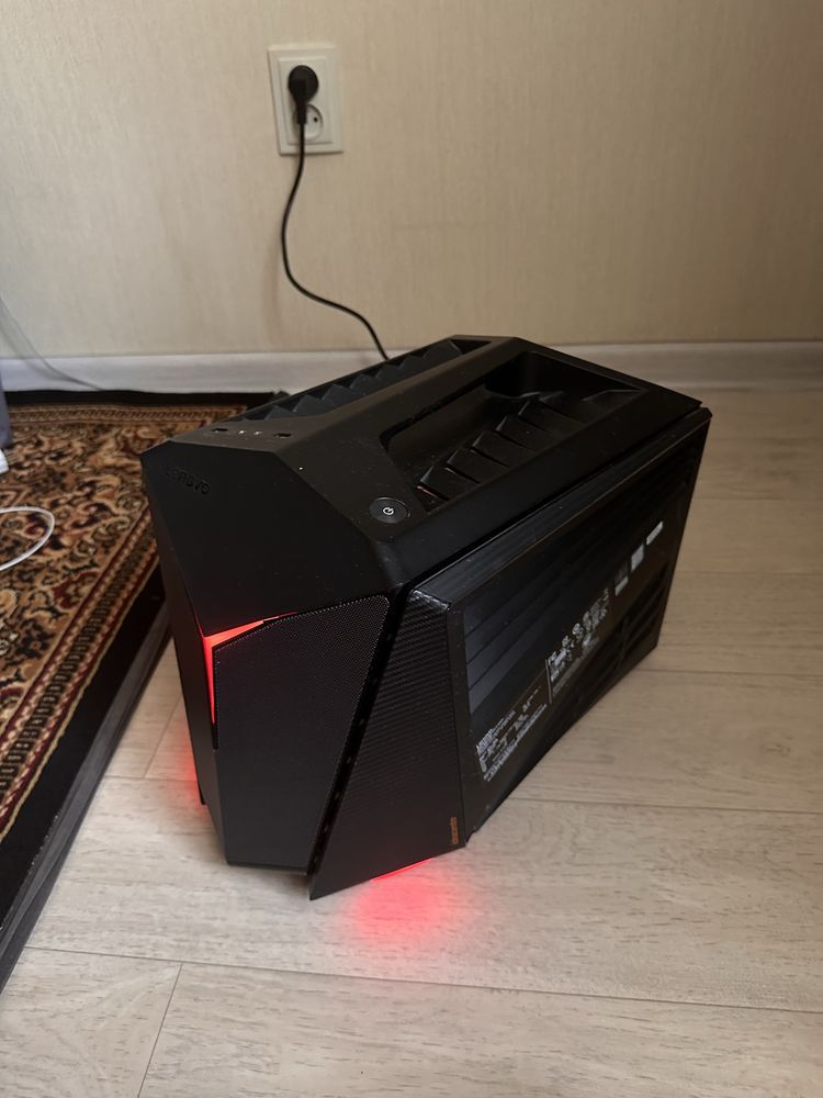 Продается игровой процессор Lenovo Ideacentre Y720 Cube с клавиатурой