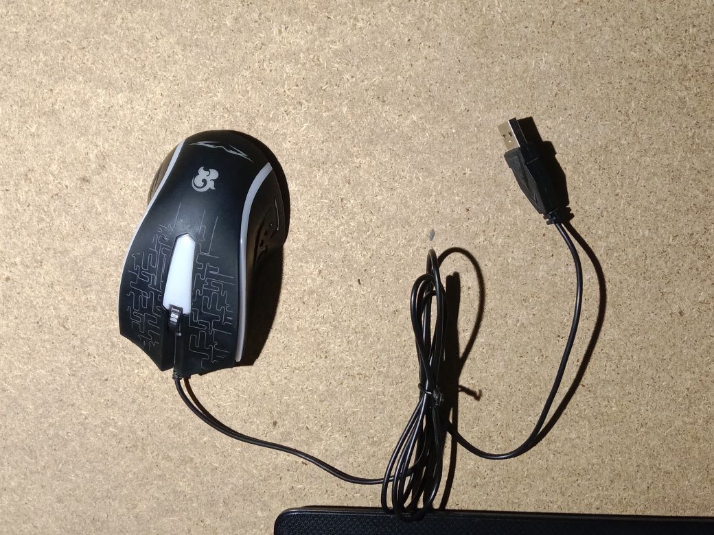 Продам мышь игровую C5