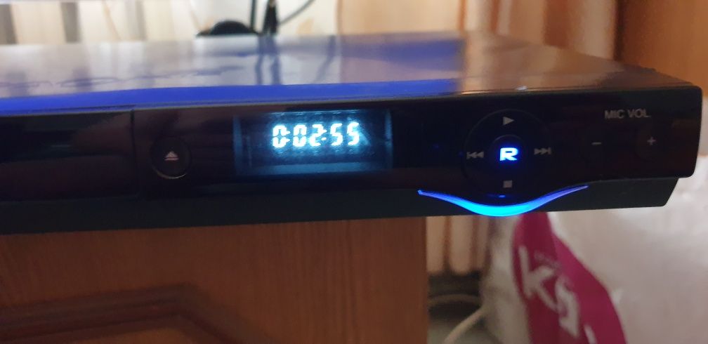 Продам неплохой для своего время DVD плеер модель LG DKS-3000