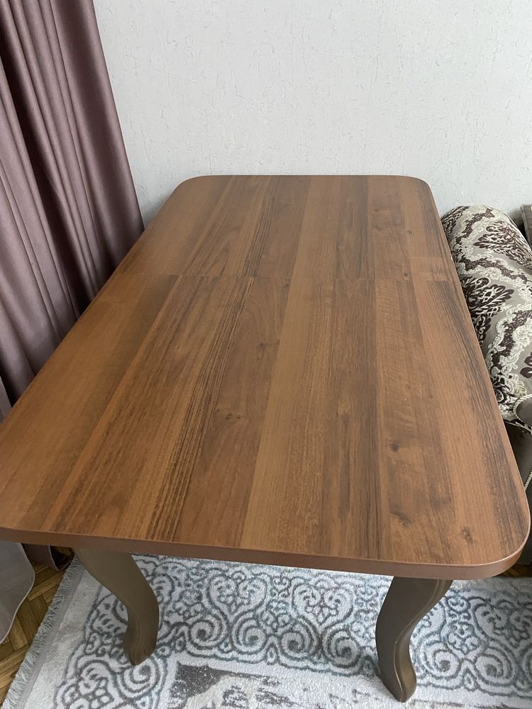 Продам гостевой стол и 4 стула