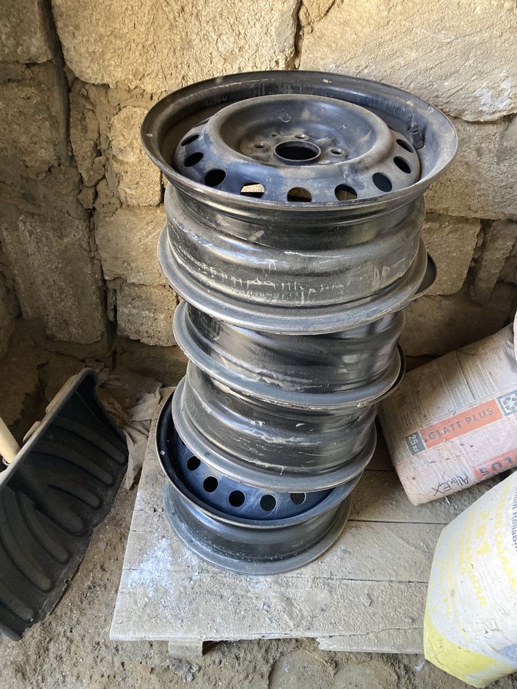 Простой диск тайота r15