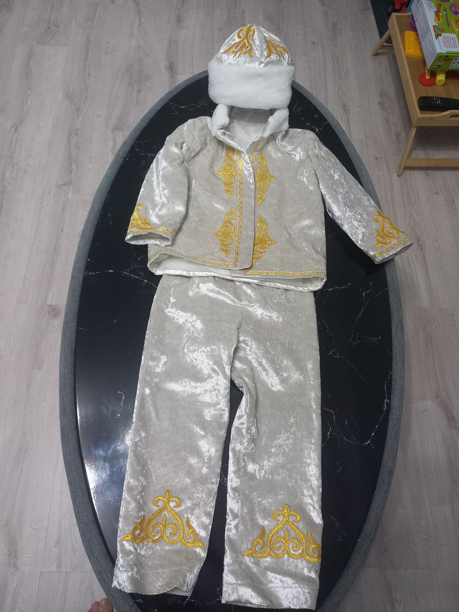 Продам казахский национальный костюм