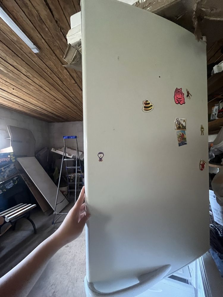 Холодильник продажа. на запчасти. Самовызов