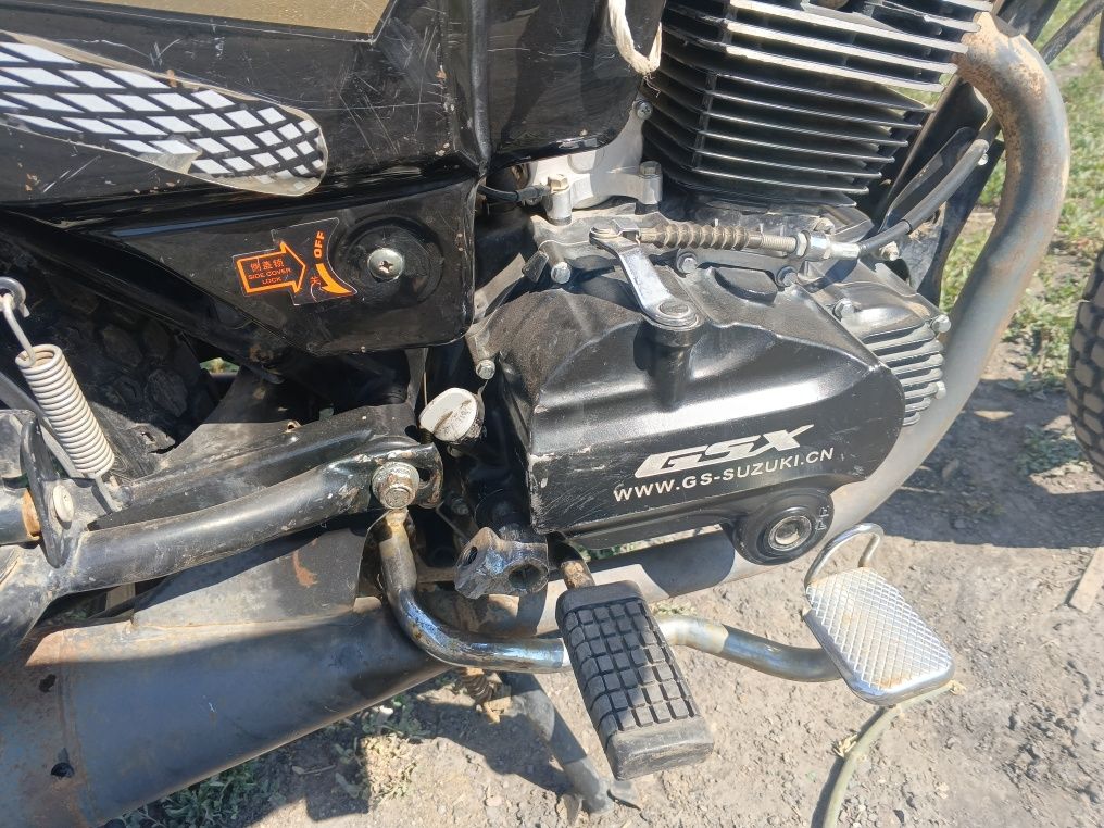 мотоцикл Suzuki GSX