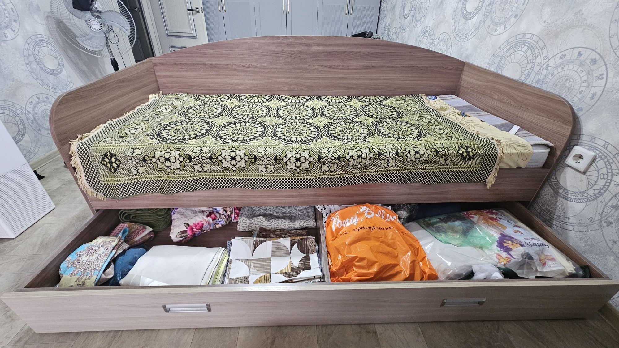 Продам две кровати за 40000
