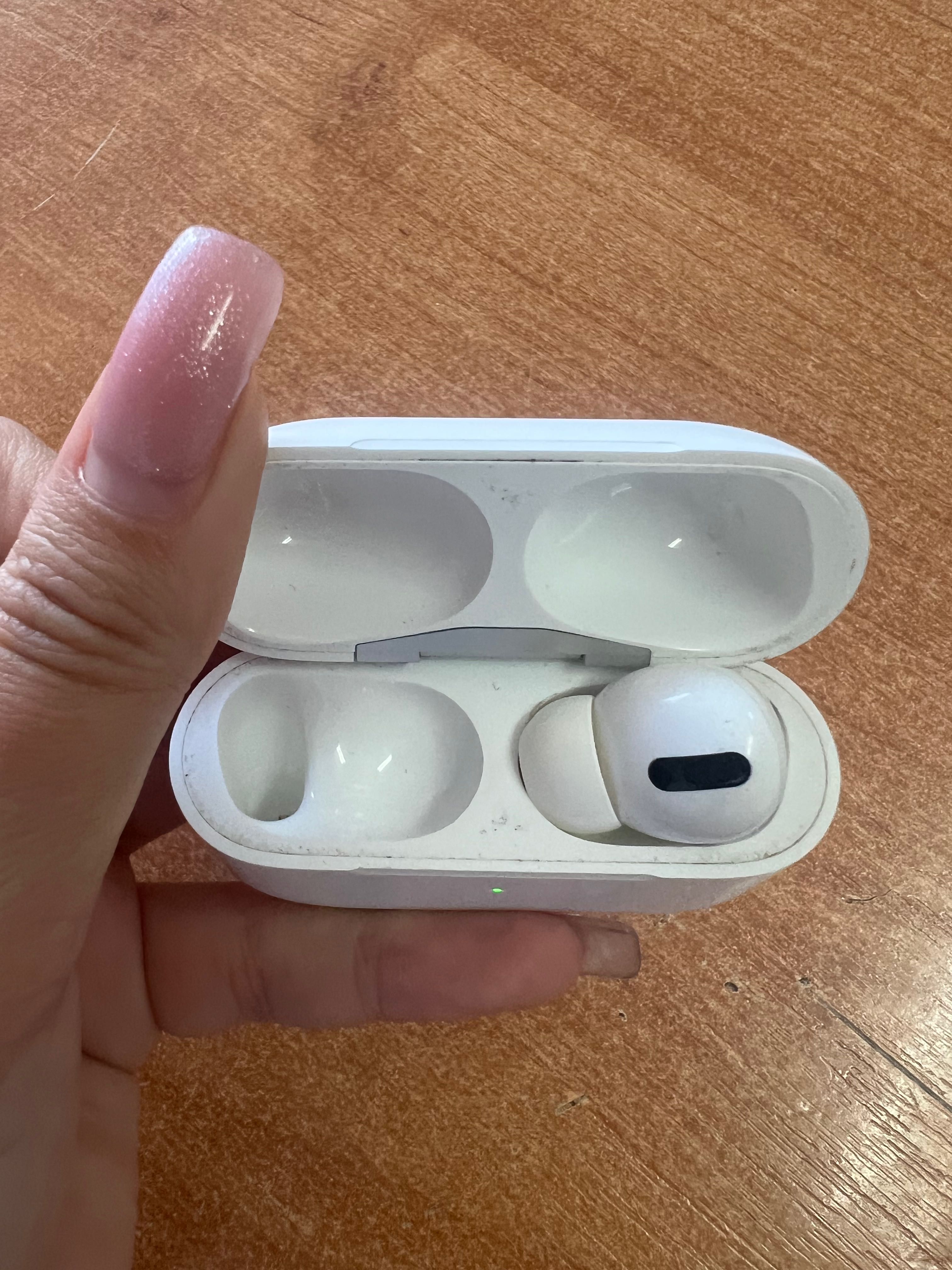 AirPods Pro в хорошем состоянии